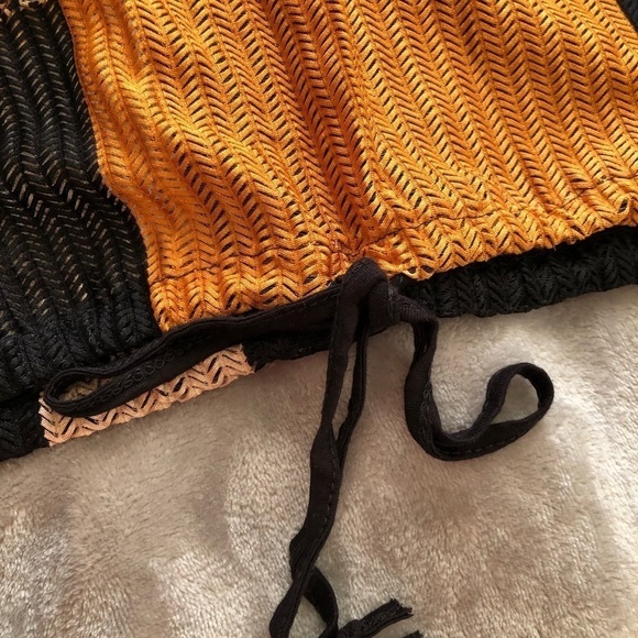 Color block top - Picture 4 of 4